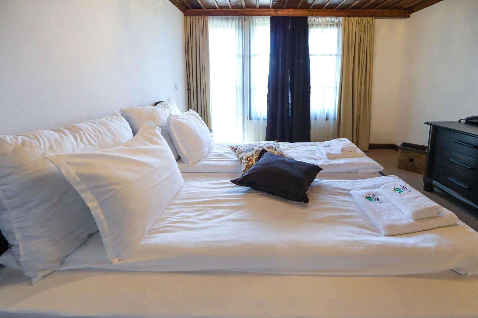 Hotel Leshten Habitación foto