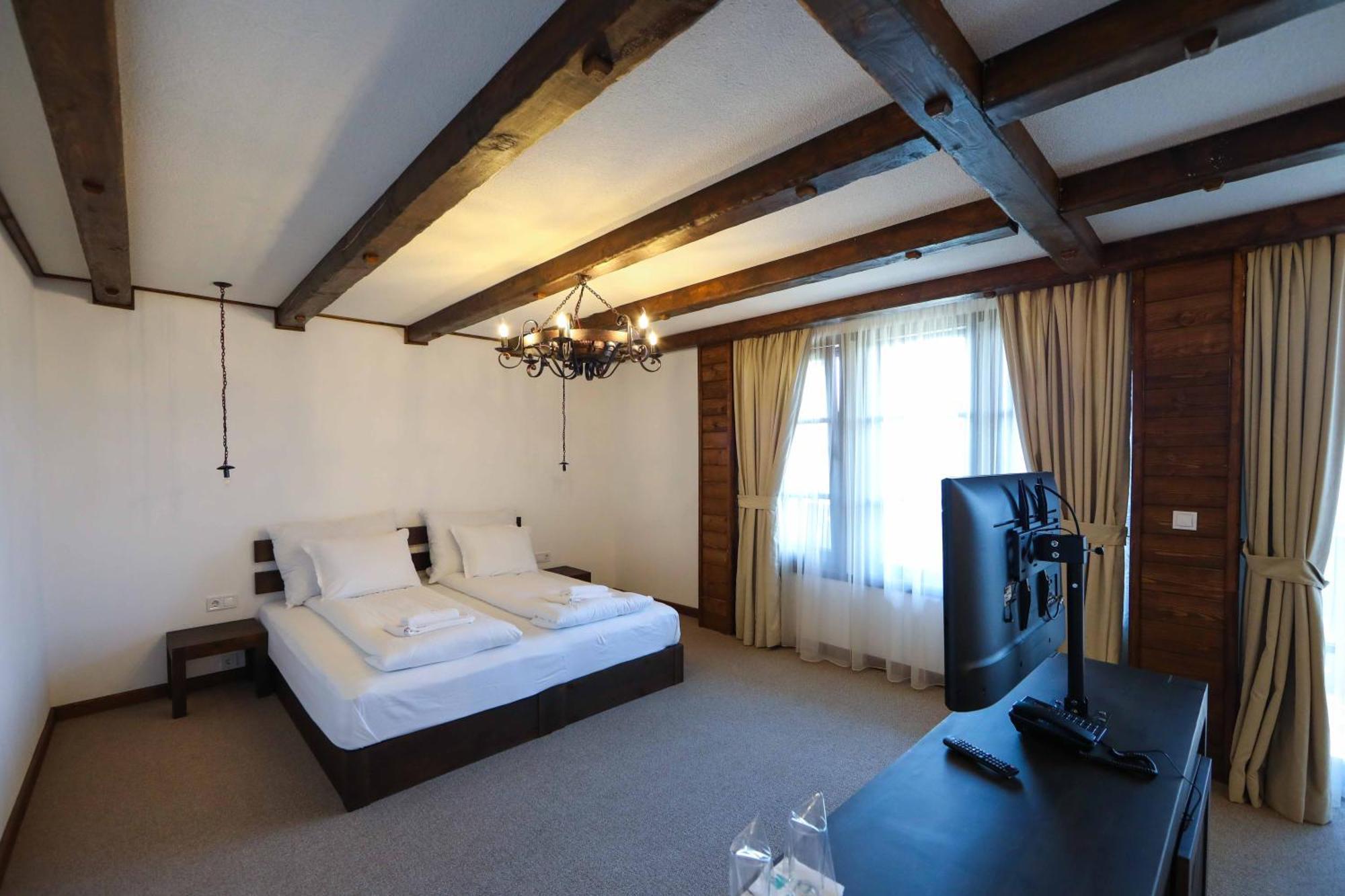 Hotel Leshten Habitación foto