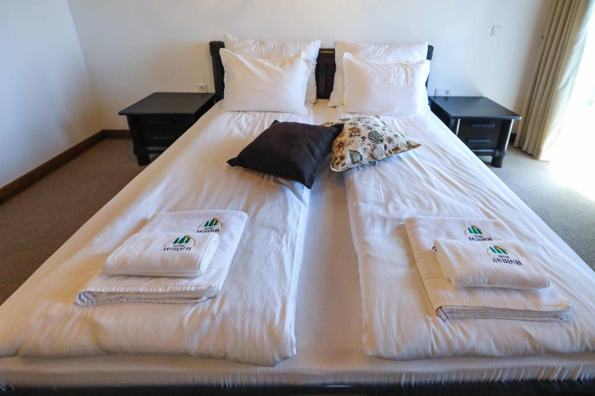 Hotel Leshten Habitación foto