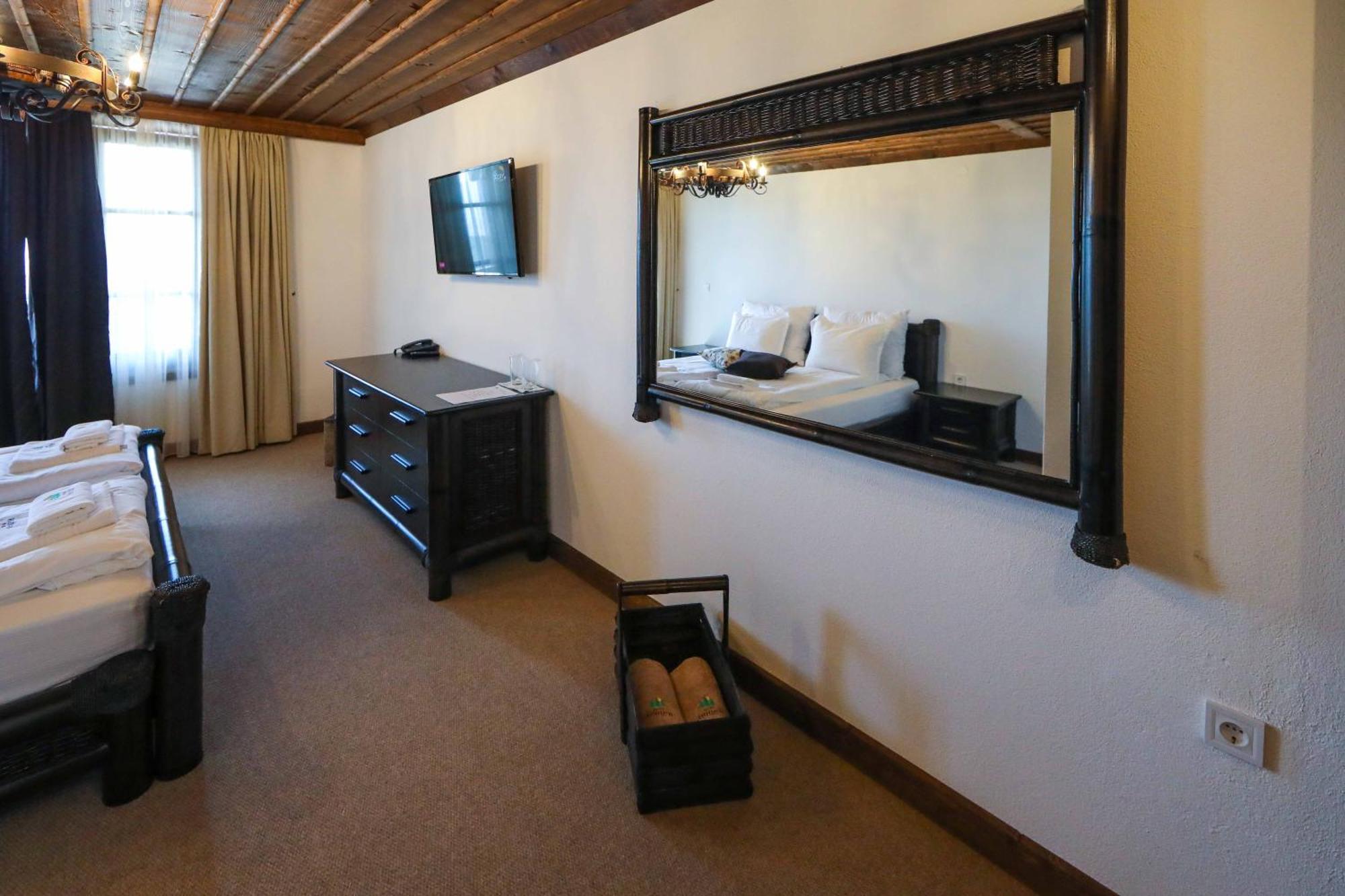 Hotel Leshten Habitación foto